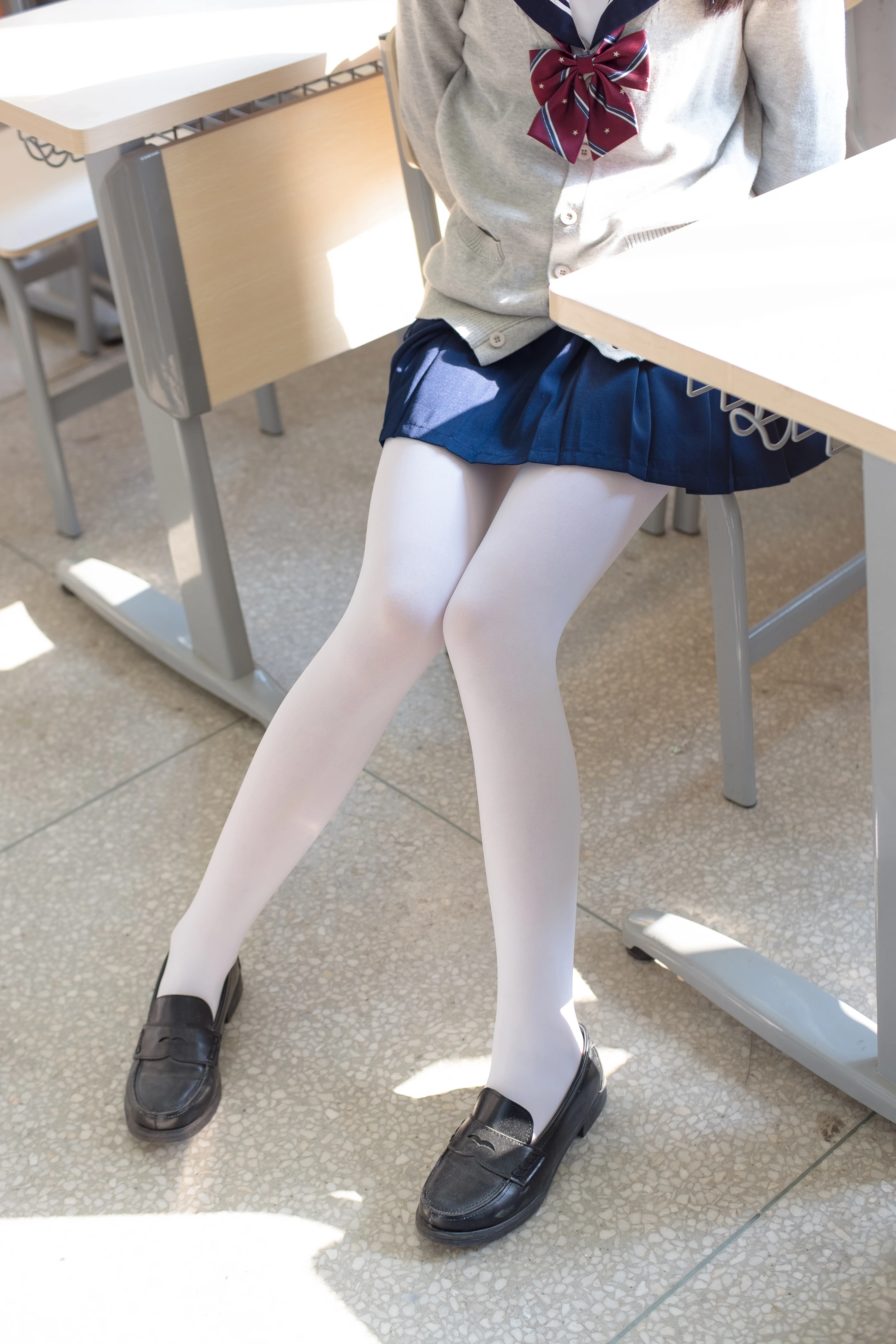 森萝财团 [SSR-004] JK白丝足控 [98P]插图1